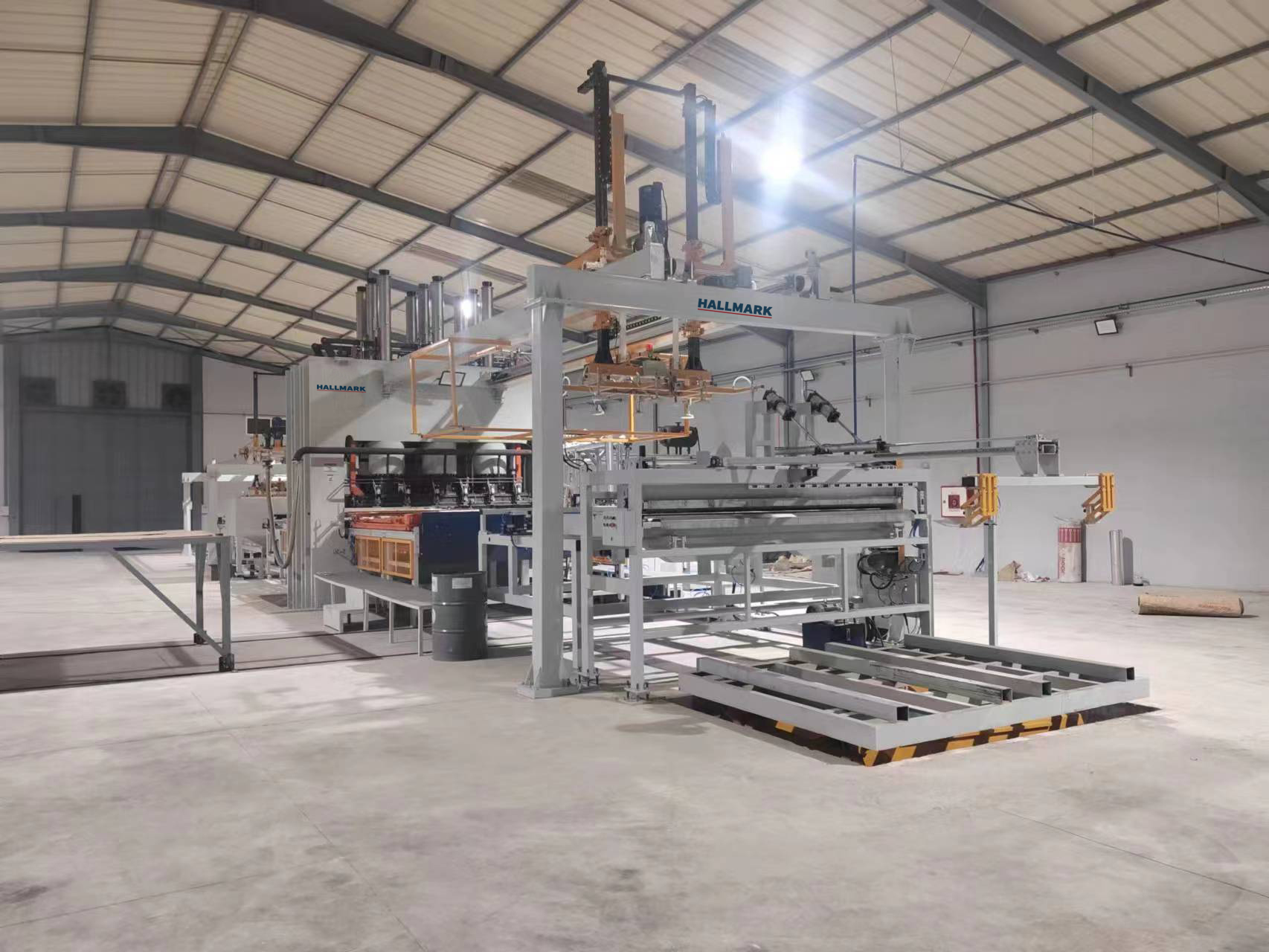 машина горячего прессования с коротким циклом