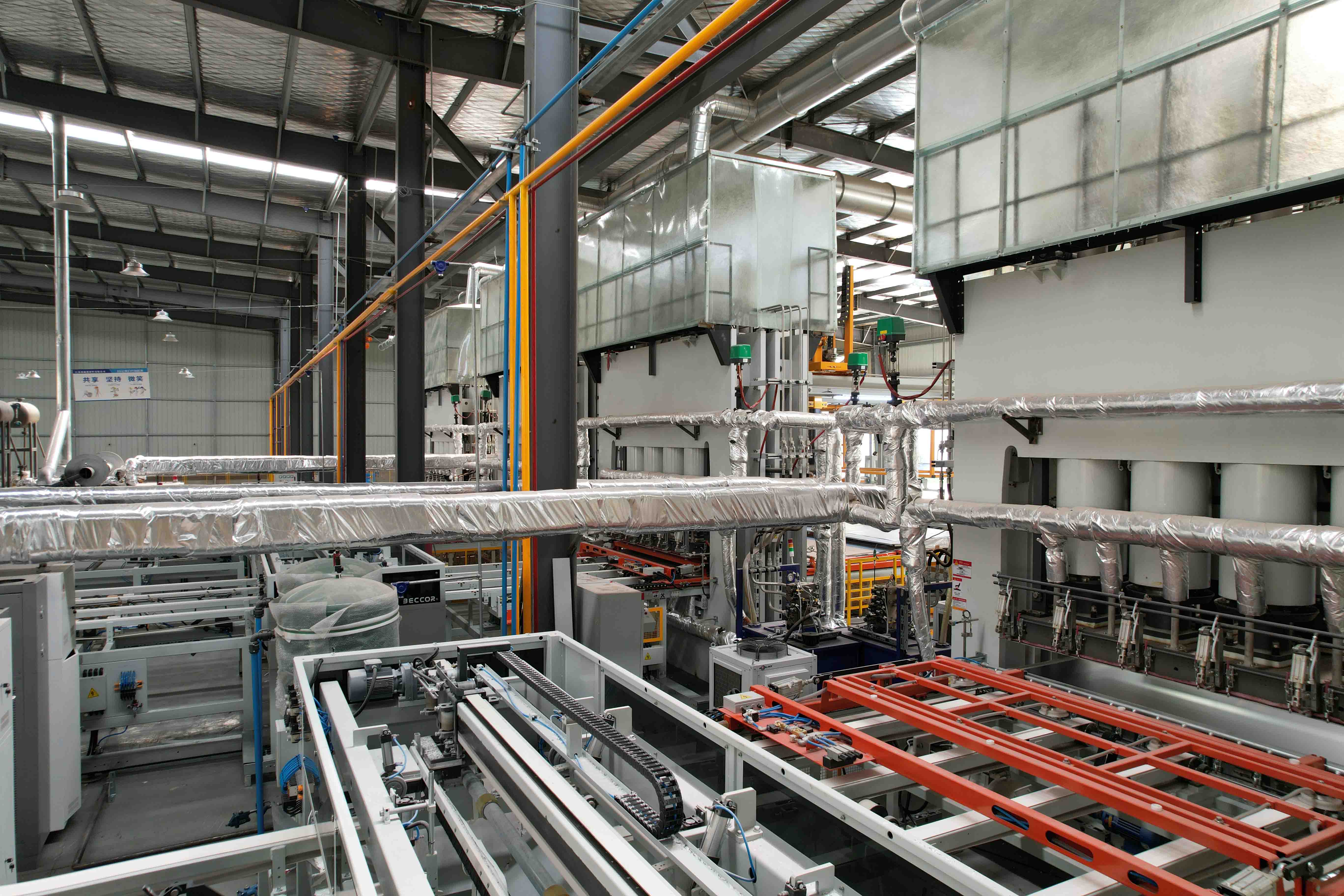 машина горячего прессования с коротким циклом